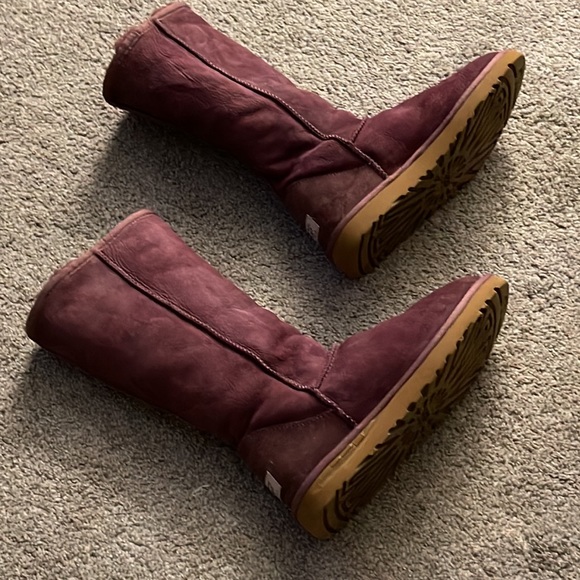 Ladies UGGS - Picture 6 of 7